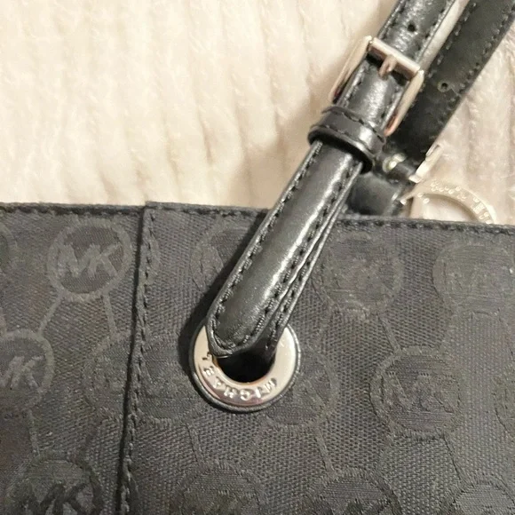 Black MICHAEL Kors Jet Set Tote Bag with Signature Canvas Print - Picture 8 of 16